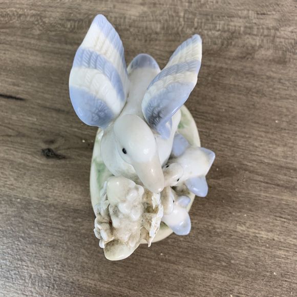 K's Collection Vintage Duck with Ducklings Porcelain Figurine Blue and White - Picture 8 of 10